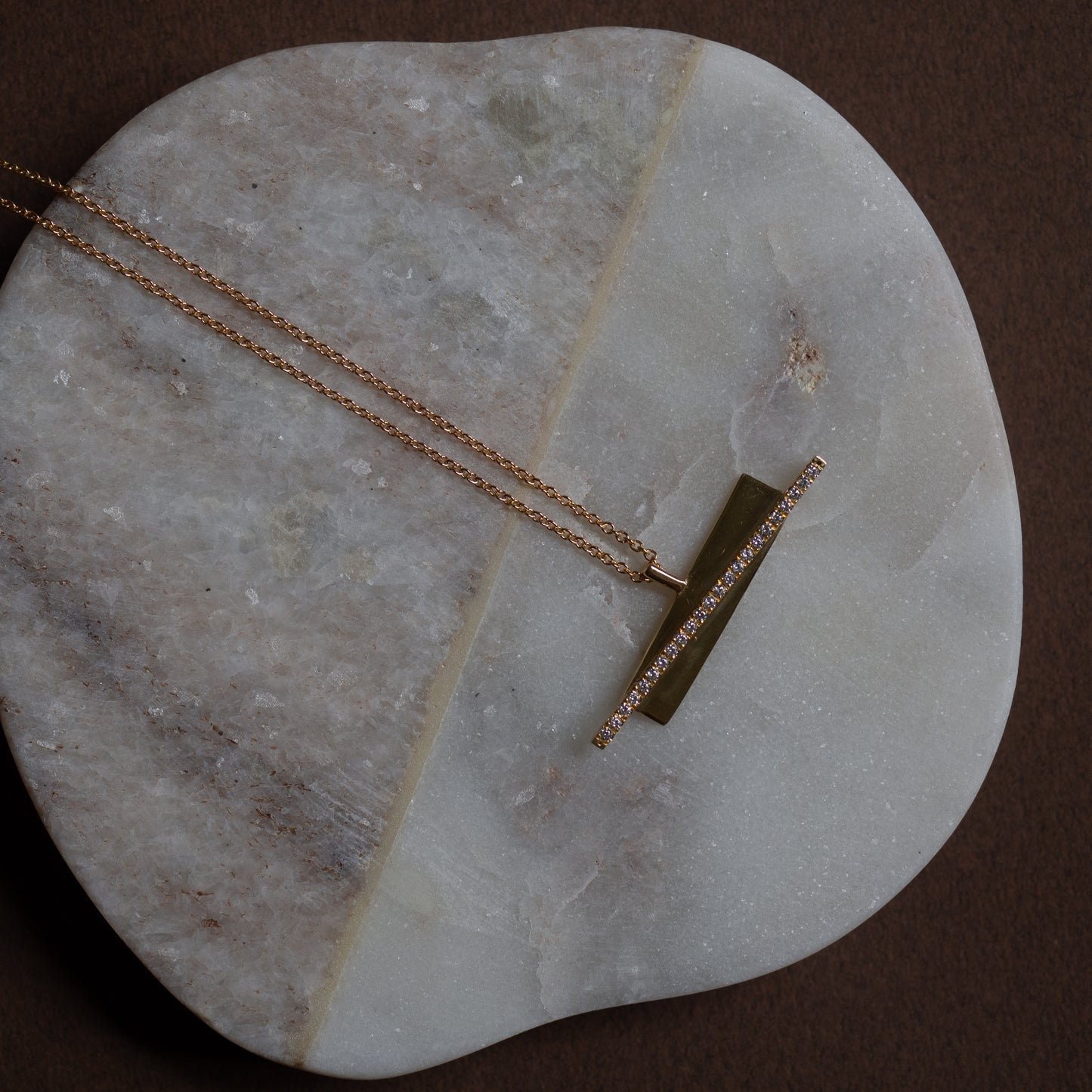 Diamonds line necklace